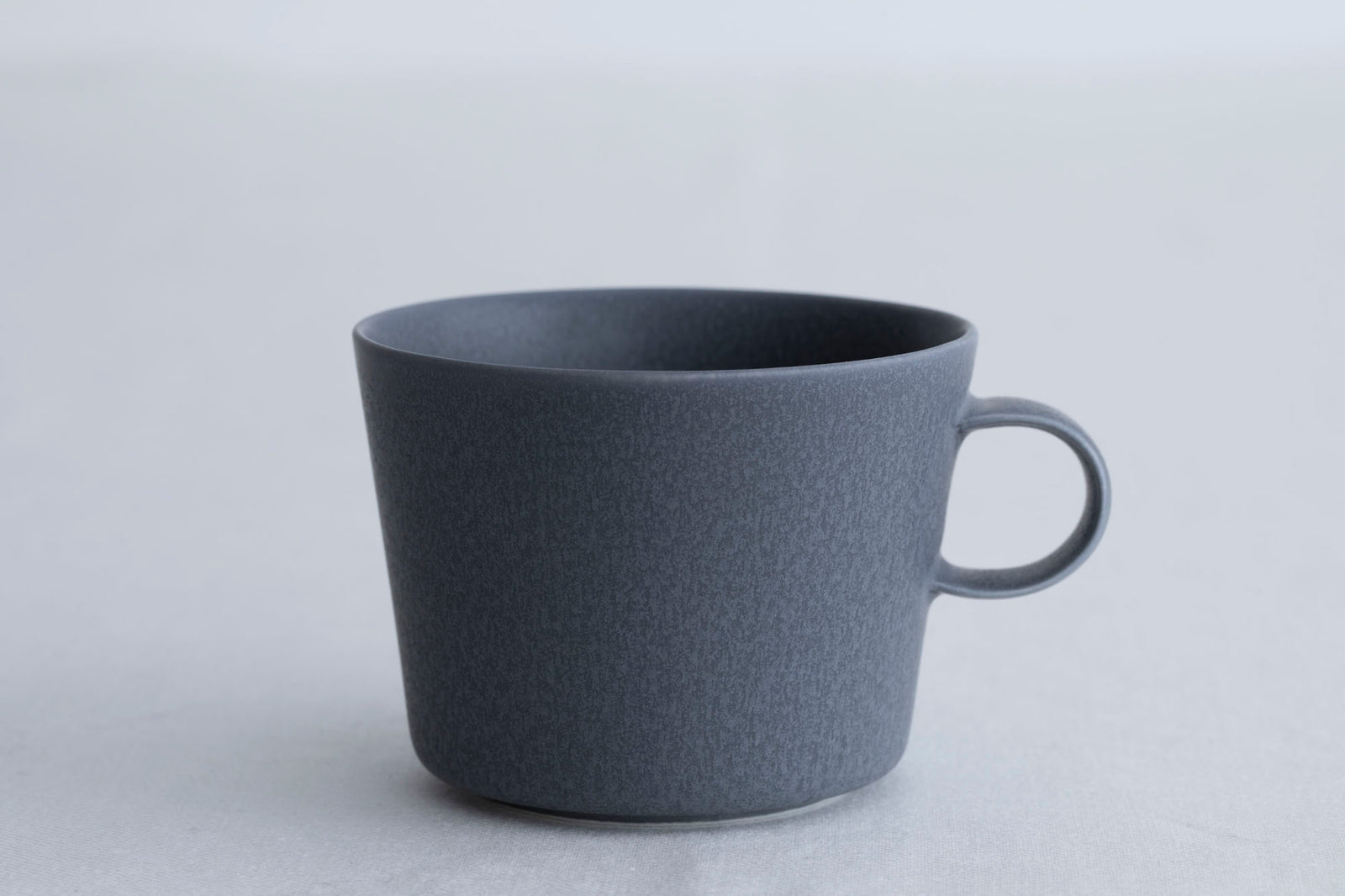 イイホシユミコ　yumiko iihoshi porcelain unjour unjour_cup_l_rainygray_1600x.