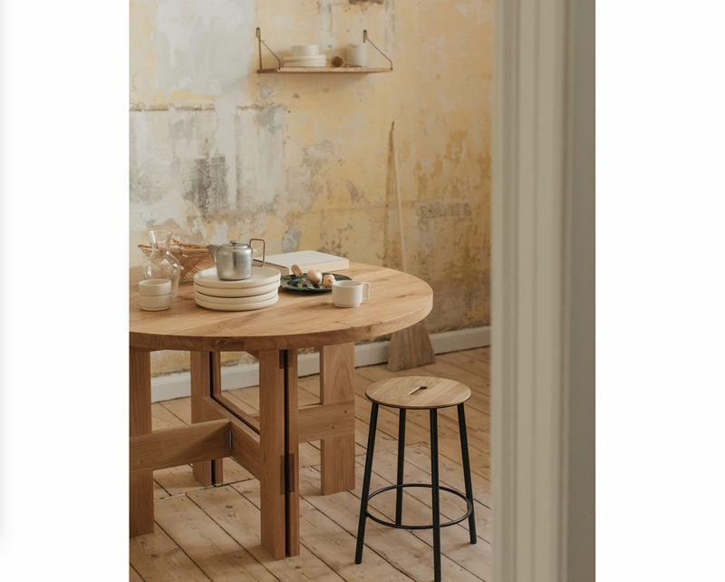 FRAMA | Farmhouse Round Table