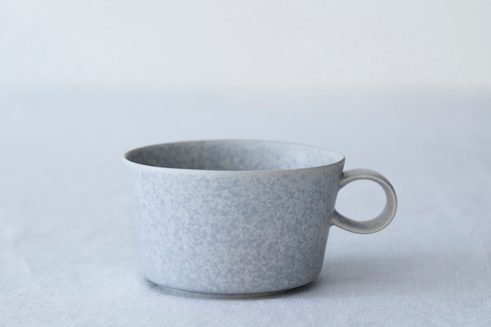 イイホシユミコ　yumiko iihoshi porcelain unjour unjour_cup_l_rainygray_1600x.